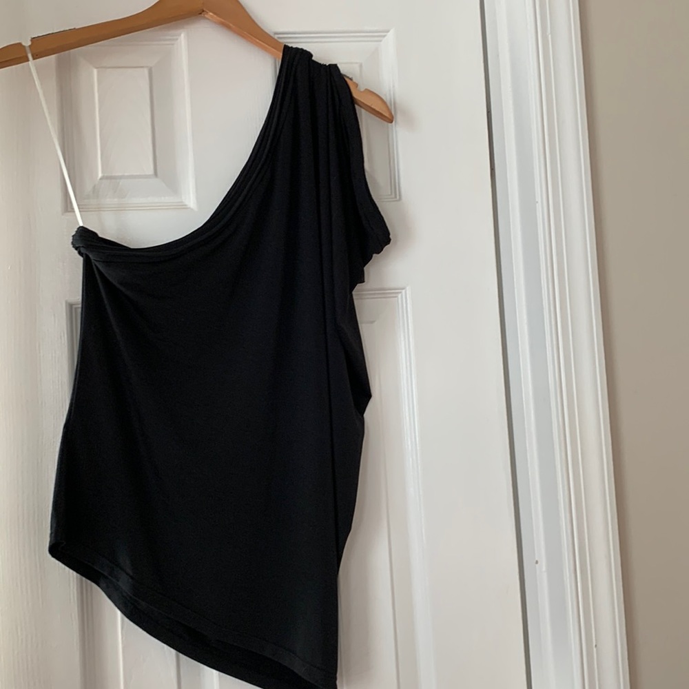 Max studio one shoulder top